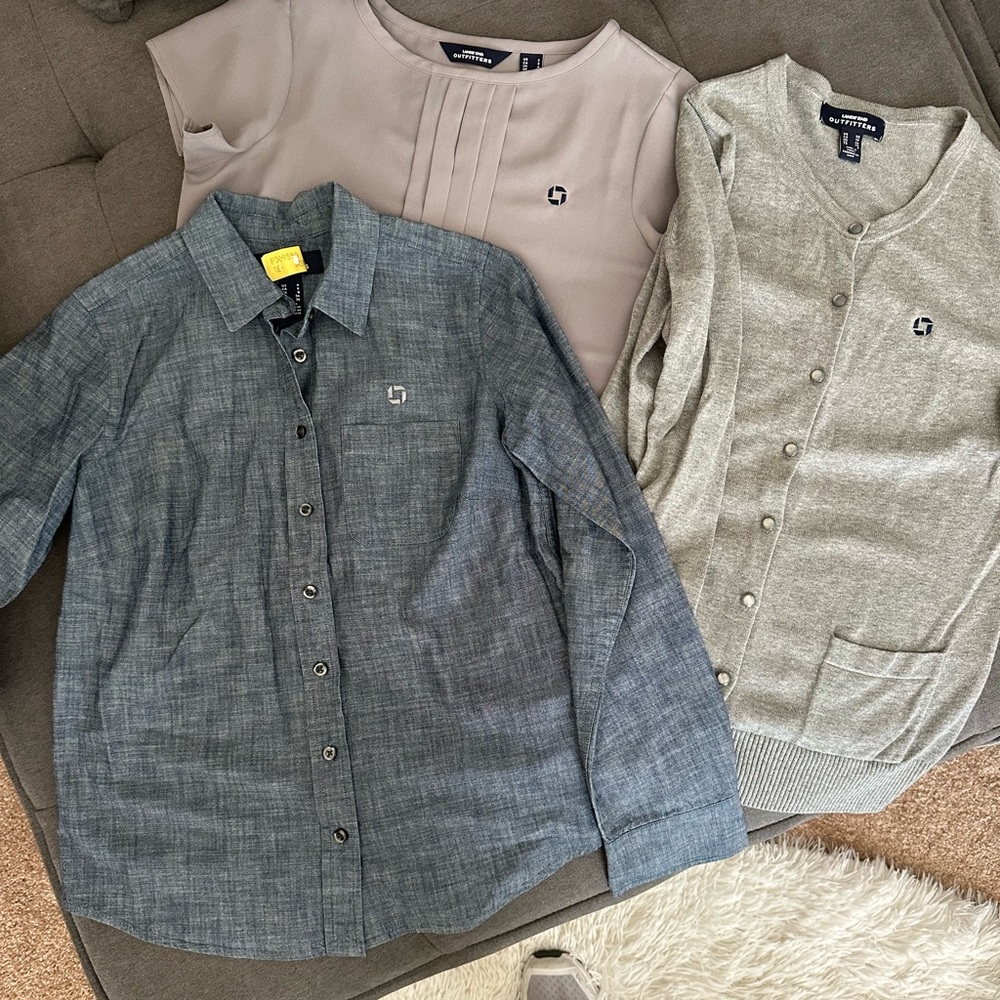 Women’s Chase bank bundle by Lands End in Excellent Condition.